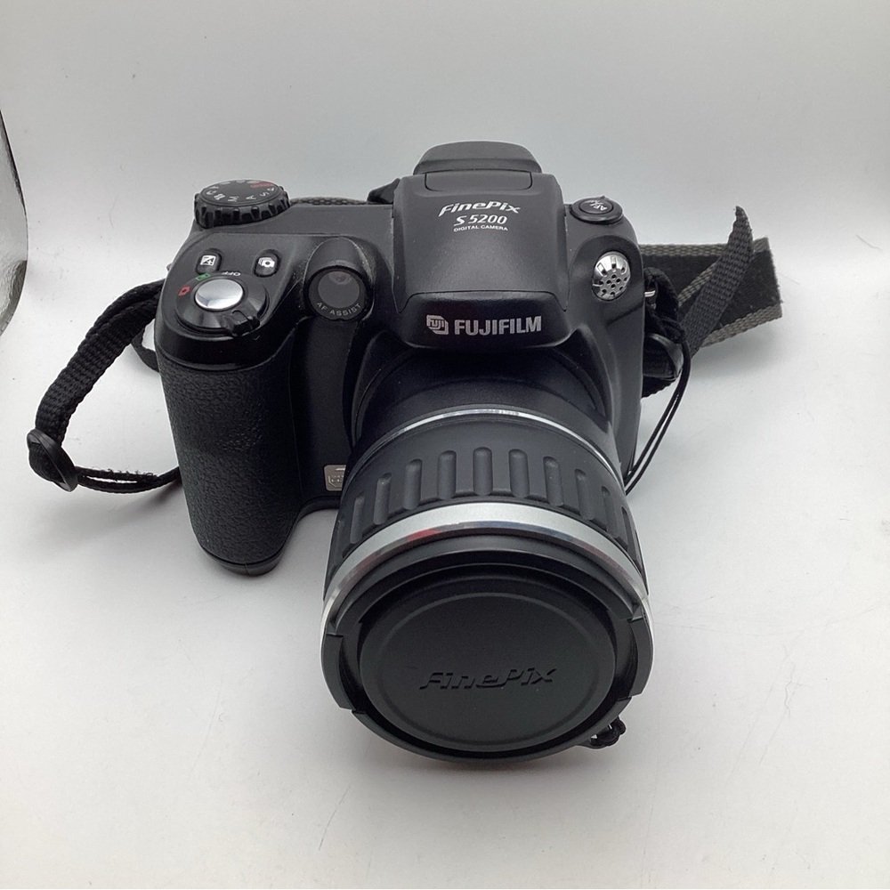 Fujifilm Finepix S5200 5.1MP Digital Camera w/ 10x Optical Zoom Tested